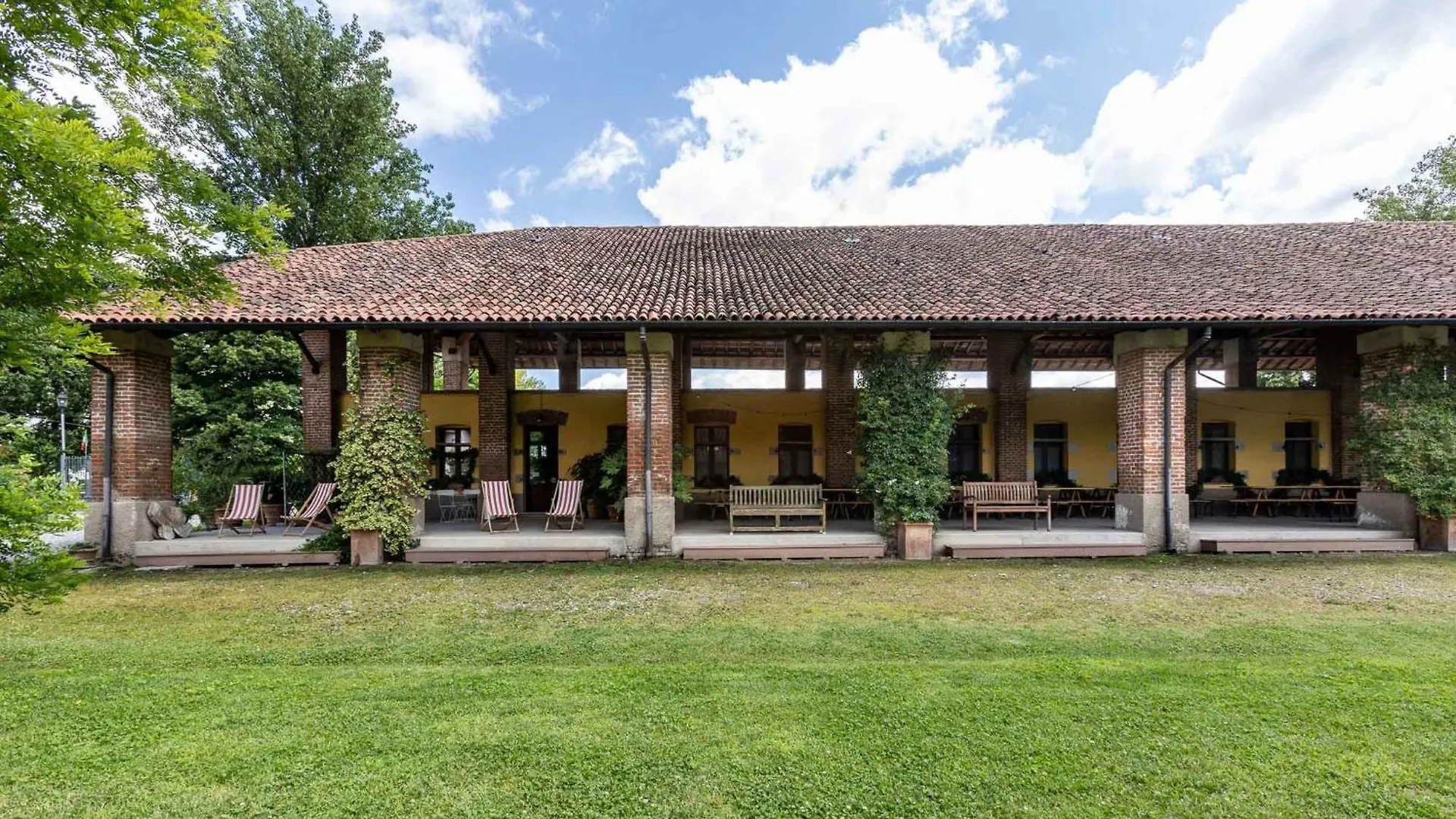 Cascina Gaggioli Villa Milan Italy
