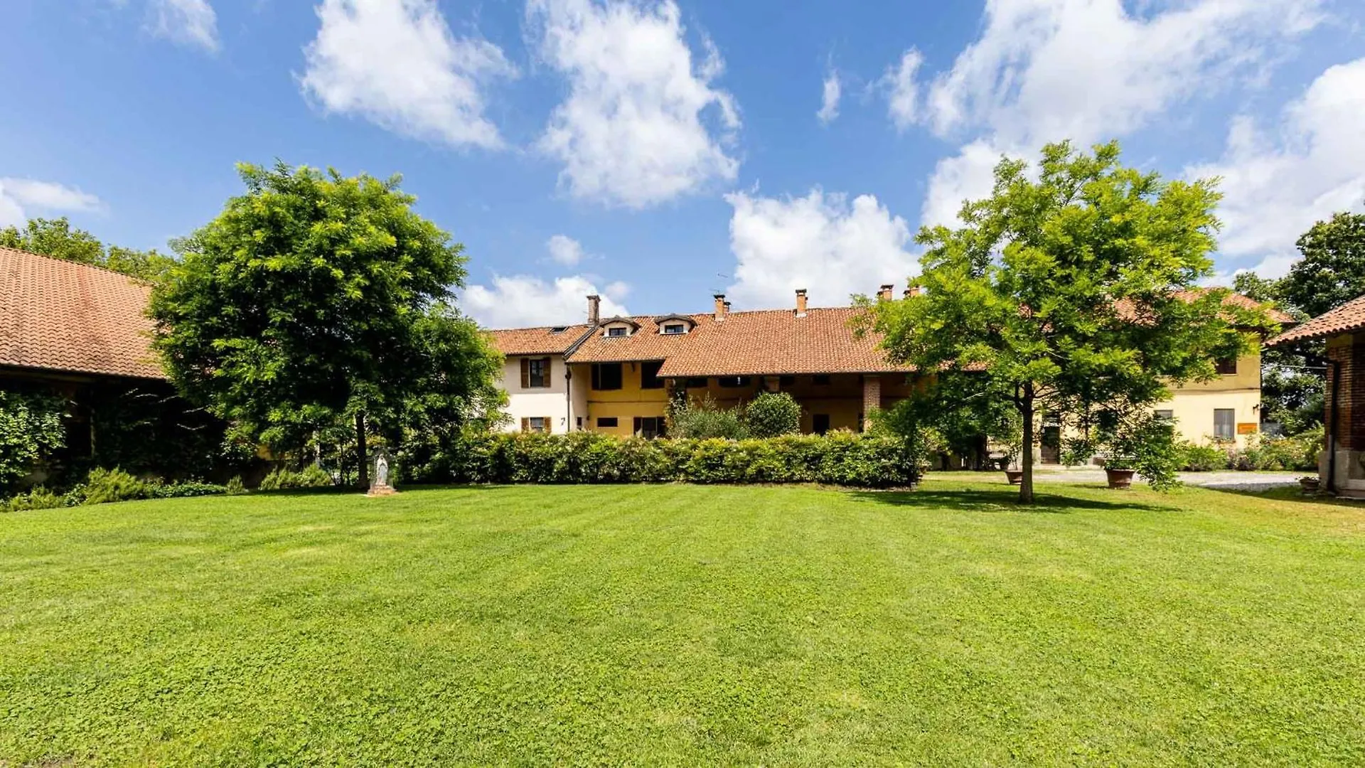 Cascina Gaggioli Villa Milan Farm stay